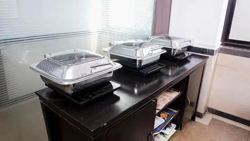 Нави-Мумбай: The Altruist Business Stays (Navi Mumbai-2)