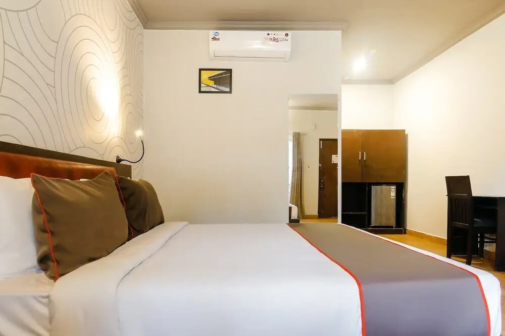 Морджим: Bay Breeze Hotels & Resorts