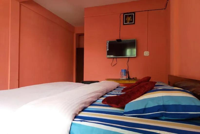 Шиллонг: Pink Guest House