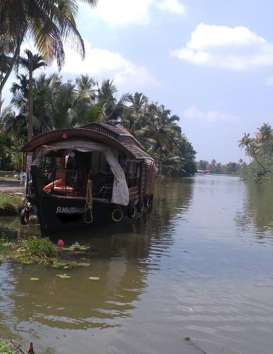 Аллеппи: Houseboat