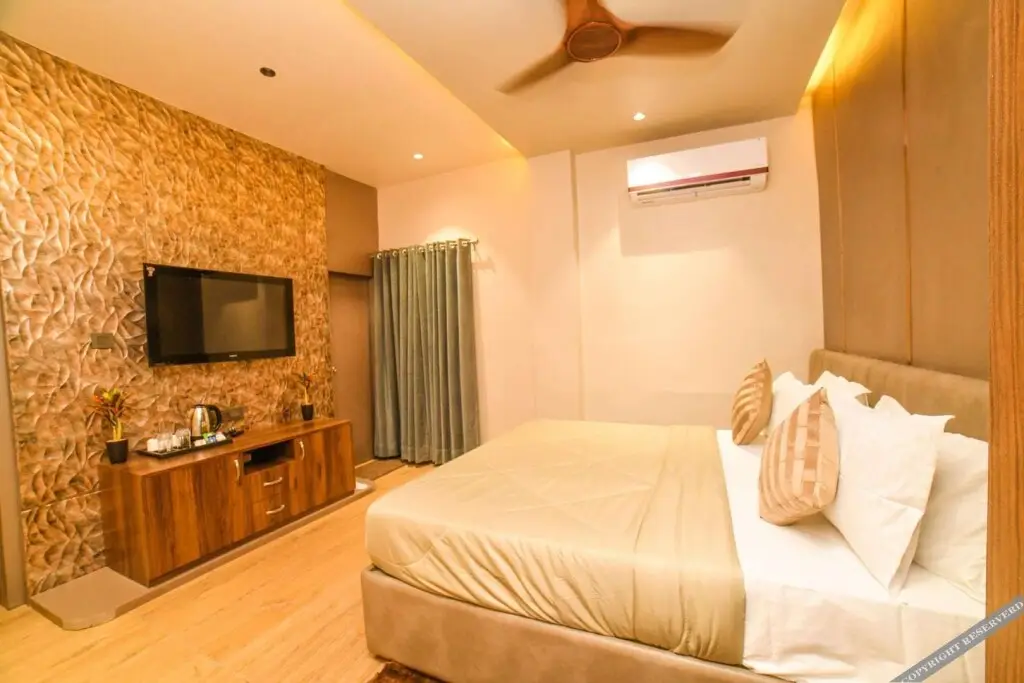 Пушкар: Out House Pushkar