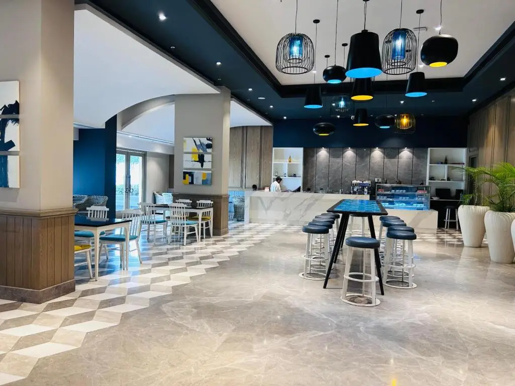 Лакхнау: Country Inn & Suites By Migrolino