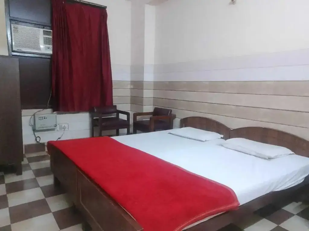 Лакхнау: OYO 70089 Ram Krishna Palace