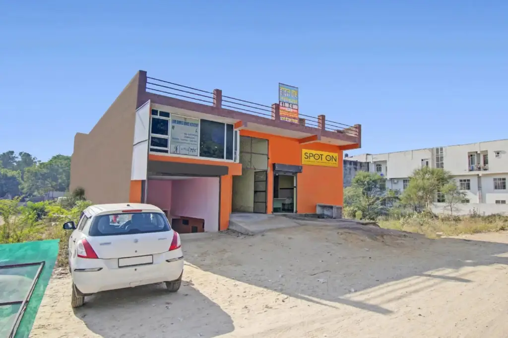 Spot on 806389 Hotel Radhe — фото 1