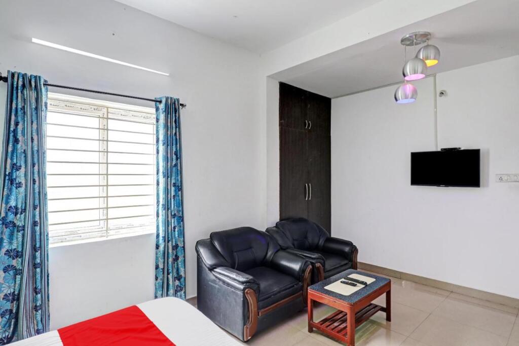 Ковелонг: OYO flagship 84966 The Max Well Resort