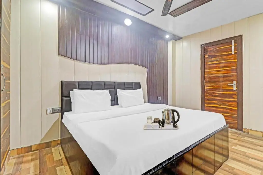 Нью-Дели: Oyo Townhouse 751 Jps Hotel And Banquet