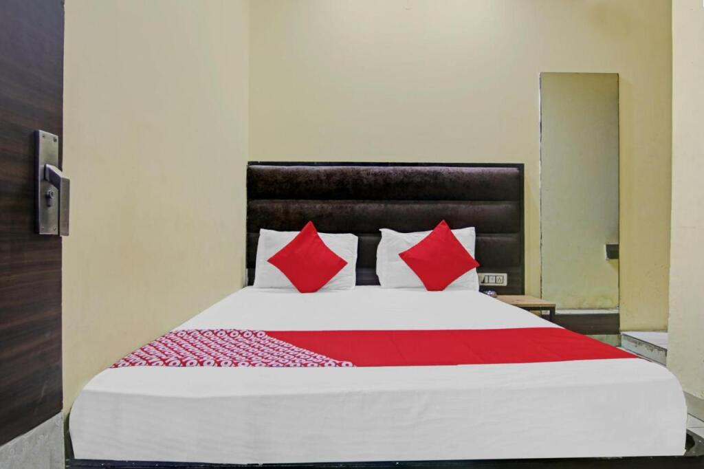 Нью-Дели: Oyo Flagship 80456 Arjun Palace