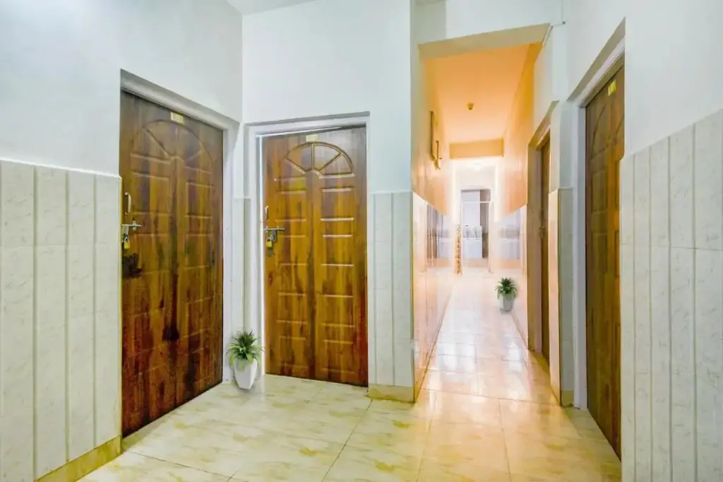 Бага: Oyo Flagship 70298 Hotel Sai Vedant