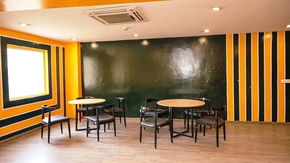 Hotel Noida Grand 121 — фото 1