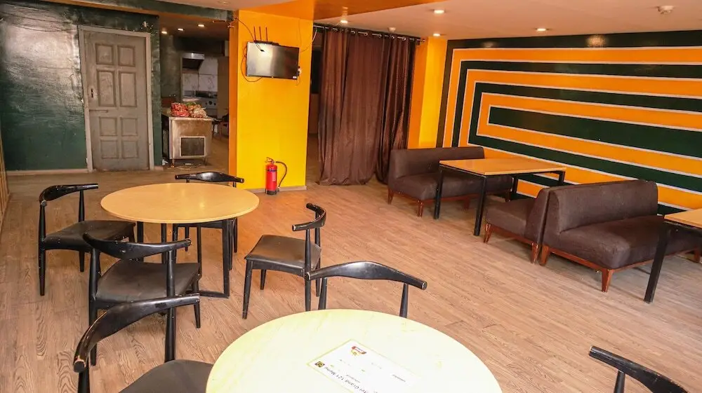 Нойда: Hotel Noida Grand 121