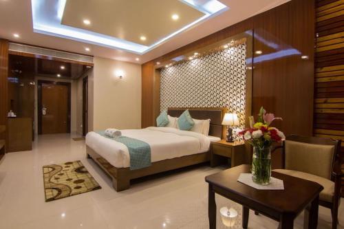 Шиллонг: Hotel Heiga Vns
