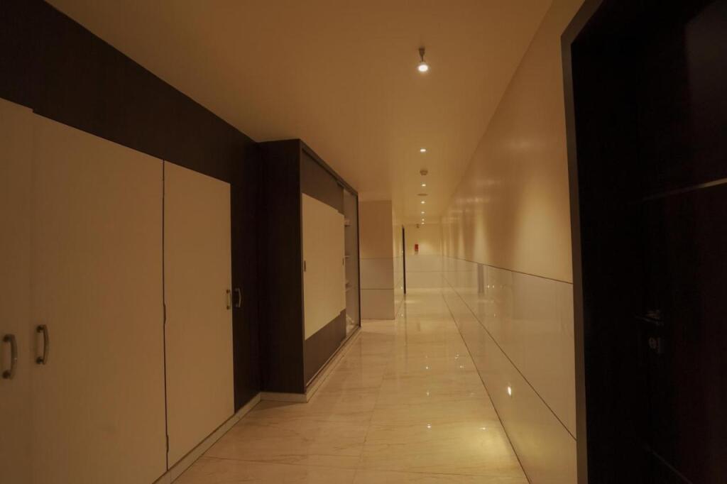 Тхане: M B Residency Lodging & Boarding by Wb Inn