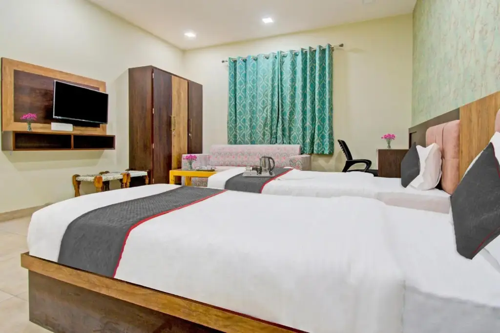 Джайпур: Capital O 70014 Hotel La Costa