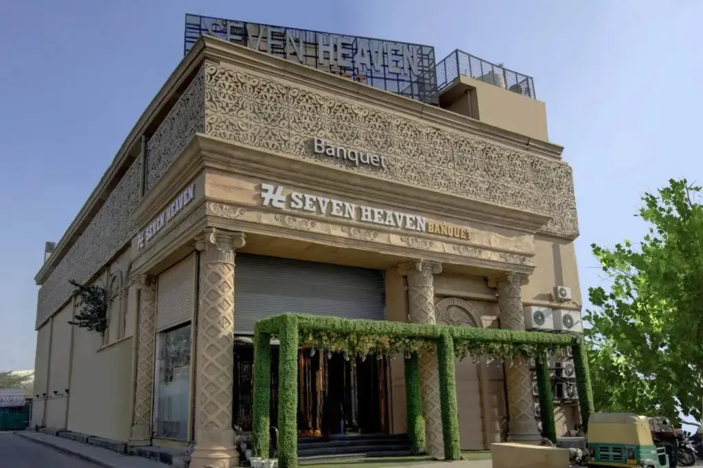 Нью-Дели: OYO Heaven Seven Near Satyam Inox Patel Nagar