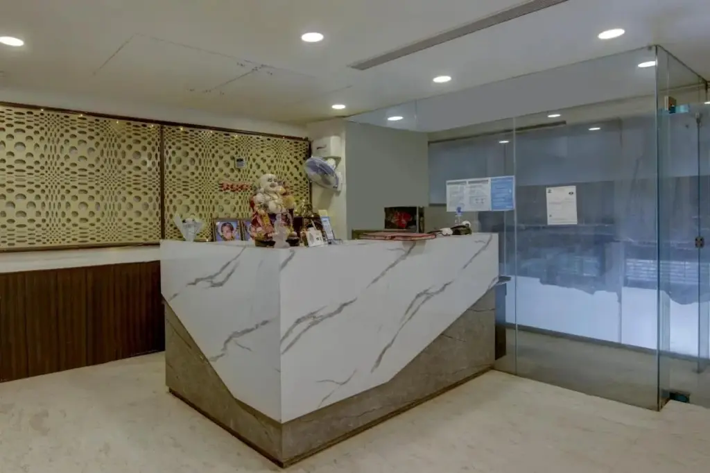 Нью-Дели: OYO Heaven Seven Near Satyam Inox Patel Nagar
