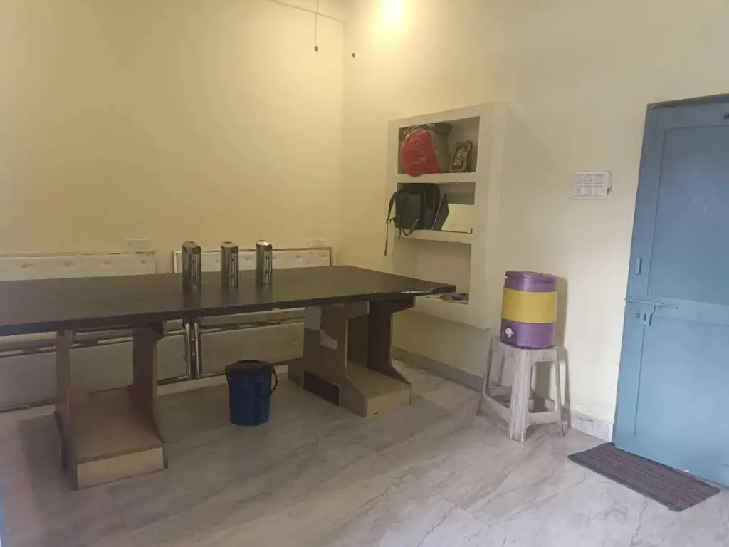 Бхопал: POP 80567 H Sk Hotel Restaurant