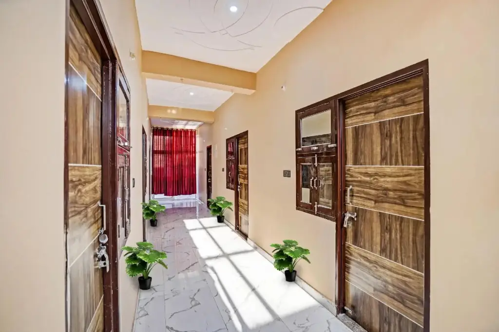 Газиабад: Oyo Flagship 703959 Hotel Sunrise