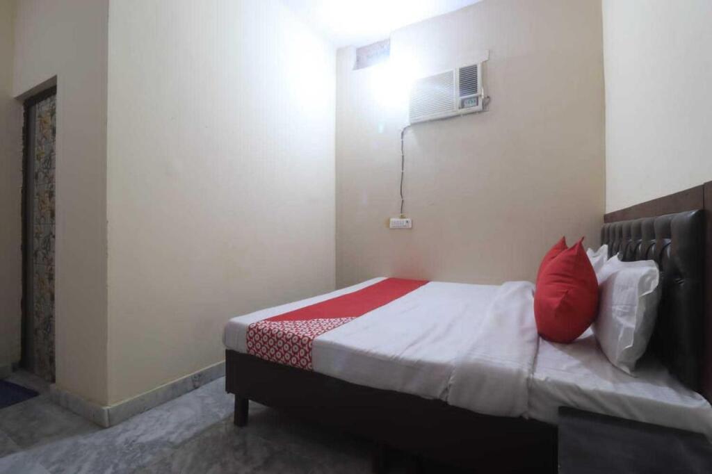 Алипур: OYO 90962 Foji Guest House