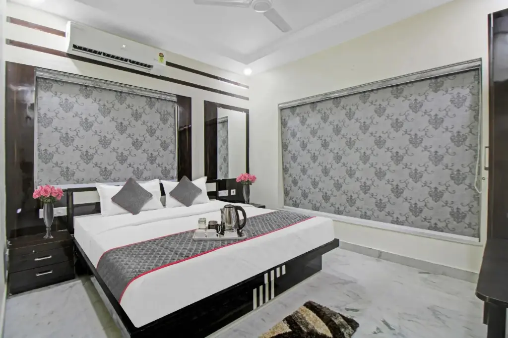 Колката: OYO Townhouse 1128 Hotel Royal Palm Inn