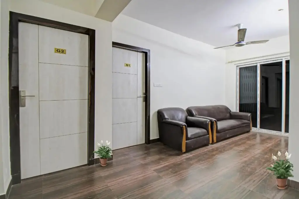 Колката: OYO Townhouse 1128 Hotel Royal Palm Inn