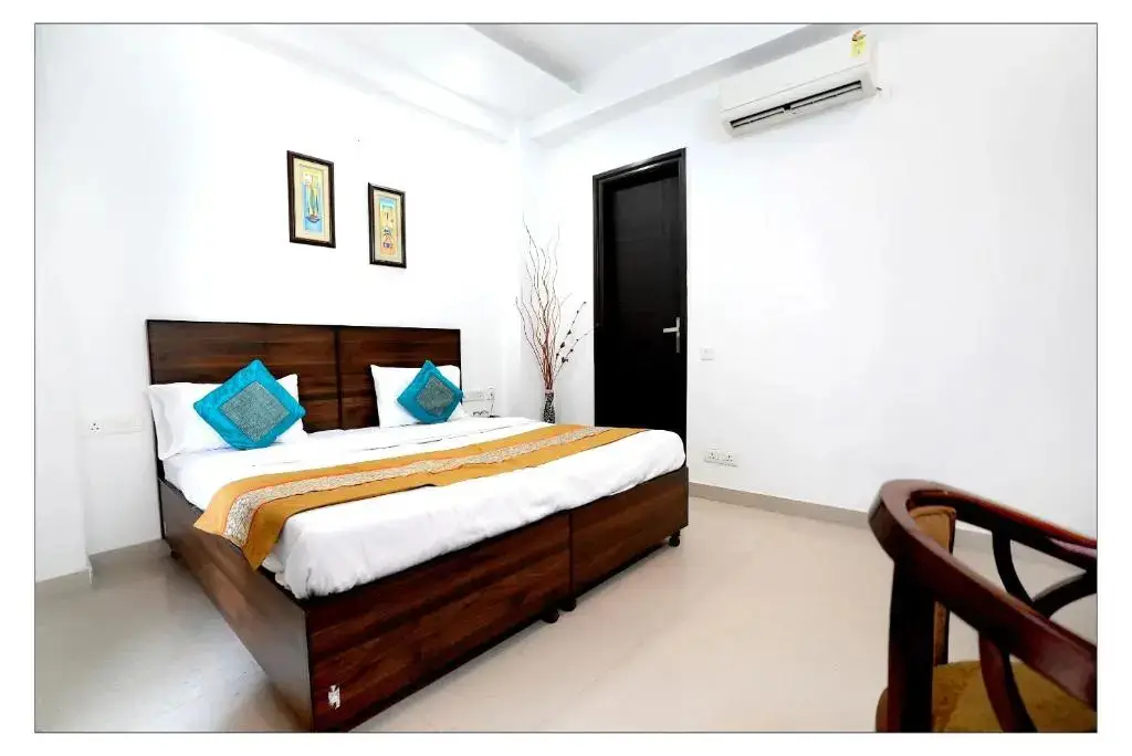Gupta Residency Near Noida Sector 50 Metro Station — фото 1