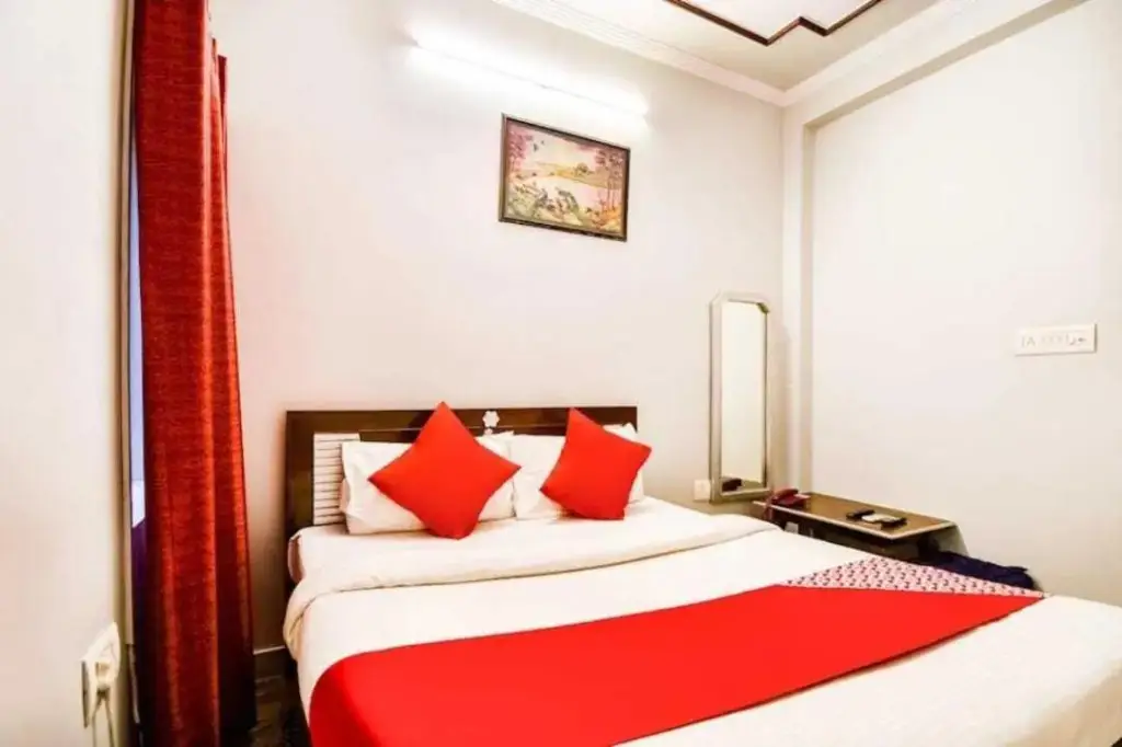 Кукас: Oyo Flagship Hotel Manyvar
