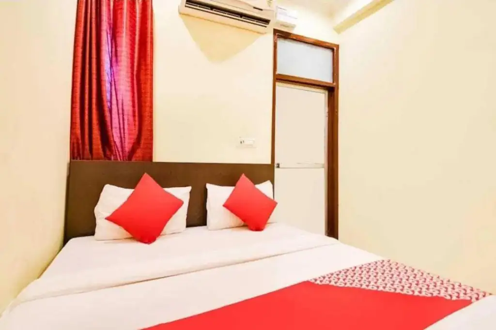 Кукас: Oyo Flagship Hotel Manyvar