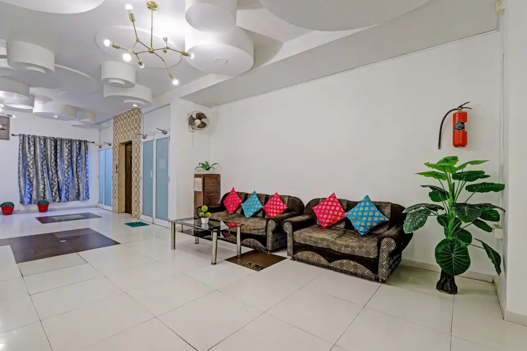 Раджкот: OYO 2798 Hotel Velvet