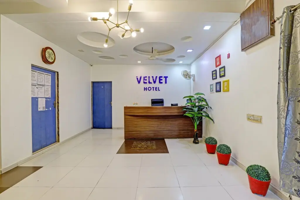 Раджкот: OYO 2798 Hotel Velvet
