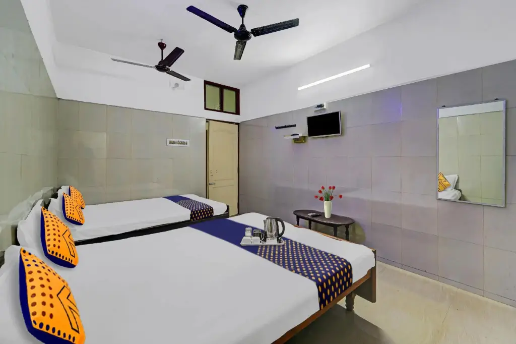 SPOT ON 70236 New Golden Star Guest House — фото 1
