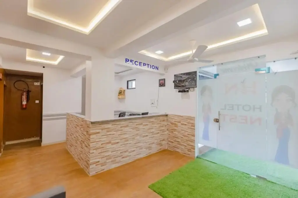 Сурат: Hotel Nest