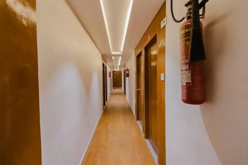 Сурат: Hotel Nest