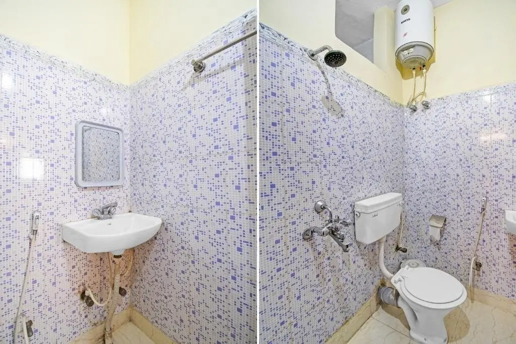 Колката: OYO 91278 Indrani Inn
