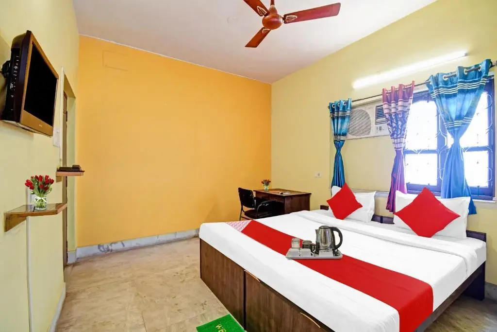 Колката: OYO 91278 Indrani Inn