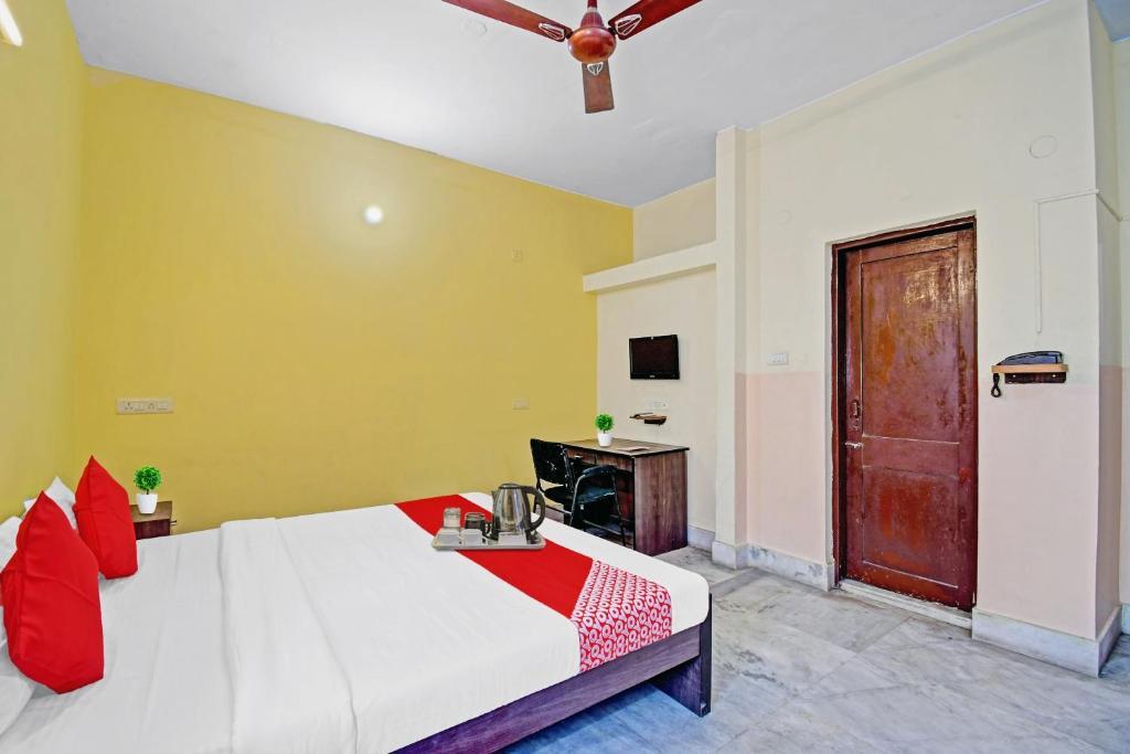 Колката: OYO 91278 Indrani Inn