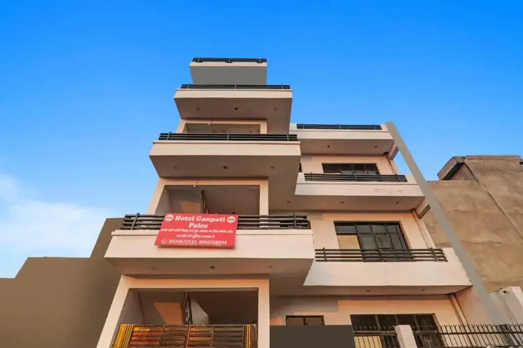 Лакхнау: OYO Flagship 80553 Shubhangi Palace
