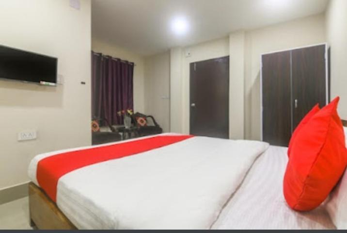 Гувахати: The Dew Drop Hotel
