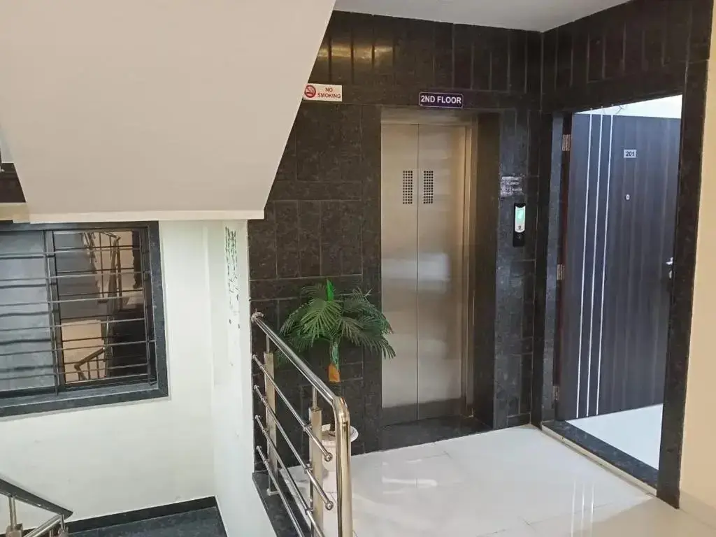 Ратлам: Hotel Amigo