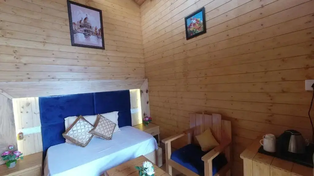 Наинитал: Rooftop Cottages & Restaurant, Pangot