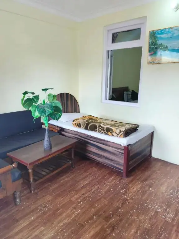 Наинитал: Hotel Lake view Near Boat House