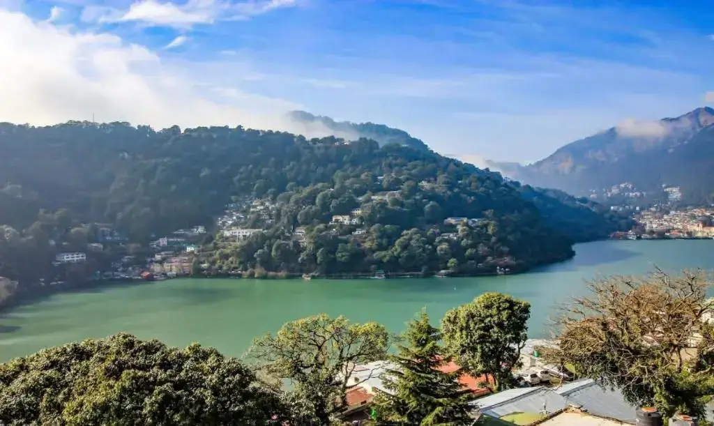 Наинитал: Hotel Lake view Near Boat House