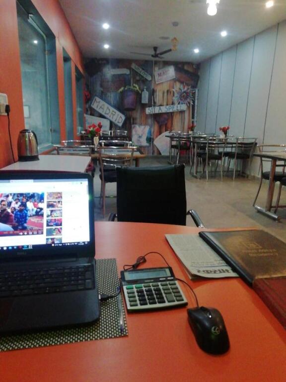 Шахджаханпур: Pop 84909 Hotel Aditya Residency