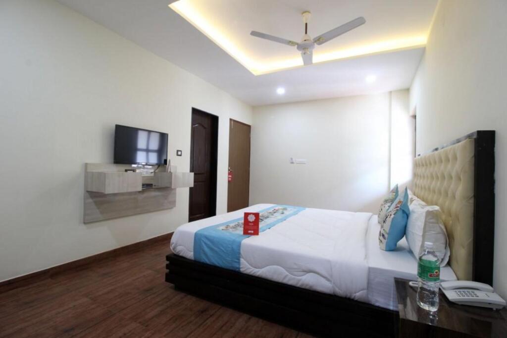 Верем: OYO 10580 Hotel Skylark