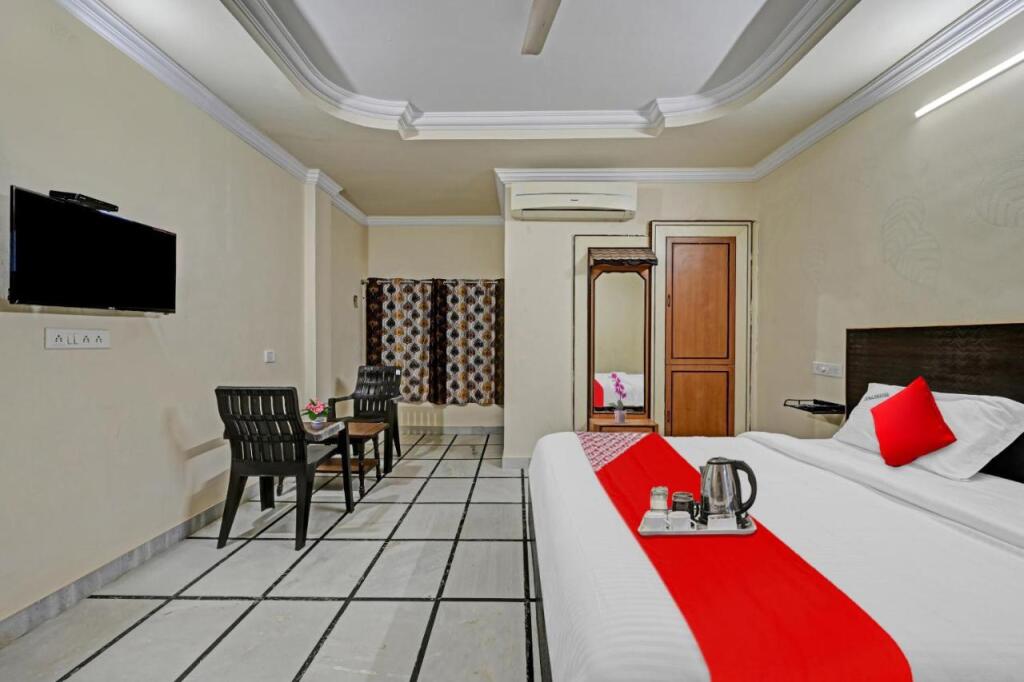 Варангал: Oyo 70196 Hotel Raj Inn