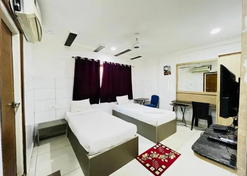 Хидерабад: Capital O 701935 Hotel Royal Grand Inn