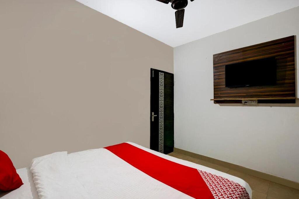 Нью-Дели: OYO Flagship 80608 Hotel Relax Inn