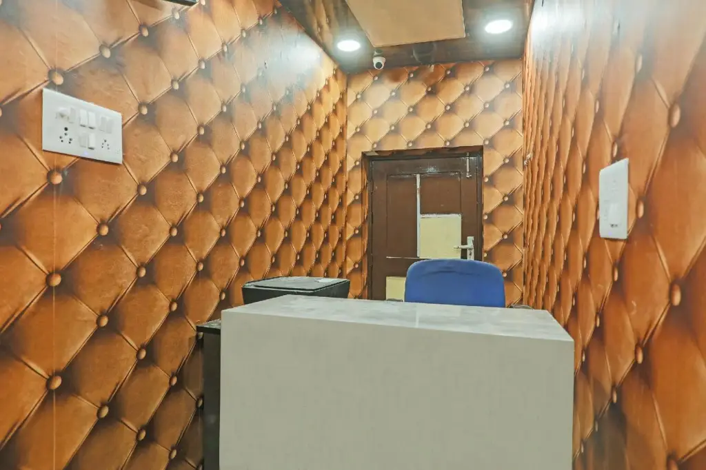 Нью-Дели: Flagship 80575 Kashish Residency
