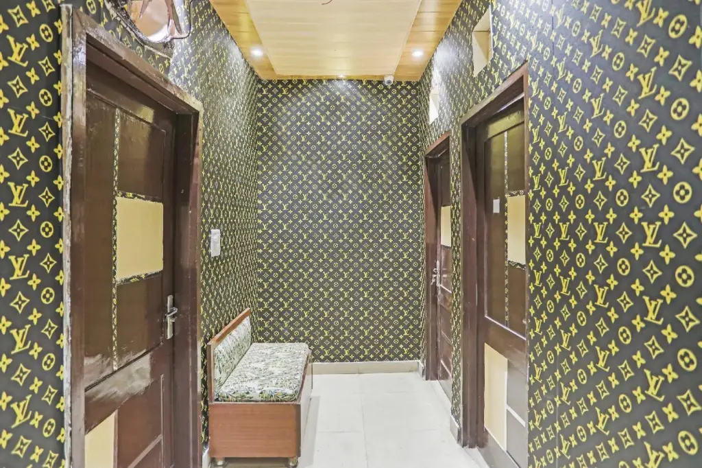 Нью-Дели: Flagship 80575 Kashish Residency
