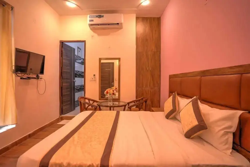 Большая Нойда: Stiltstay - Managed by AHG