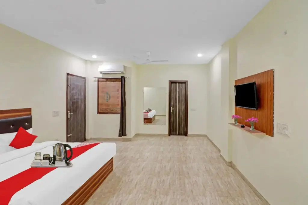 Нью-Дели: OYO 87988 Hotel Happy Moments